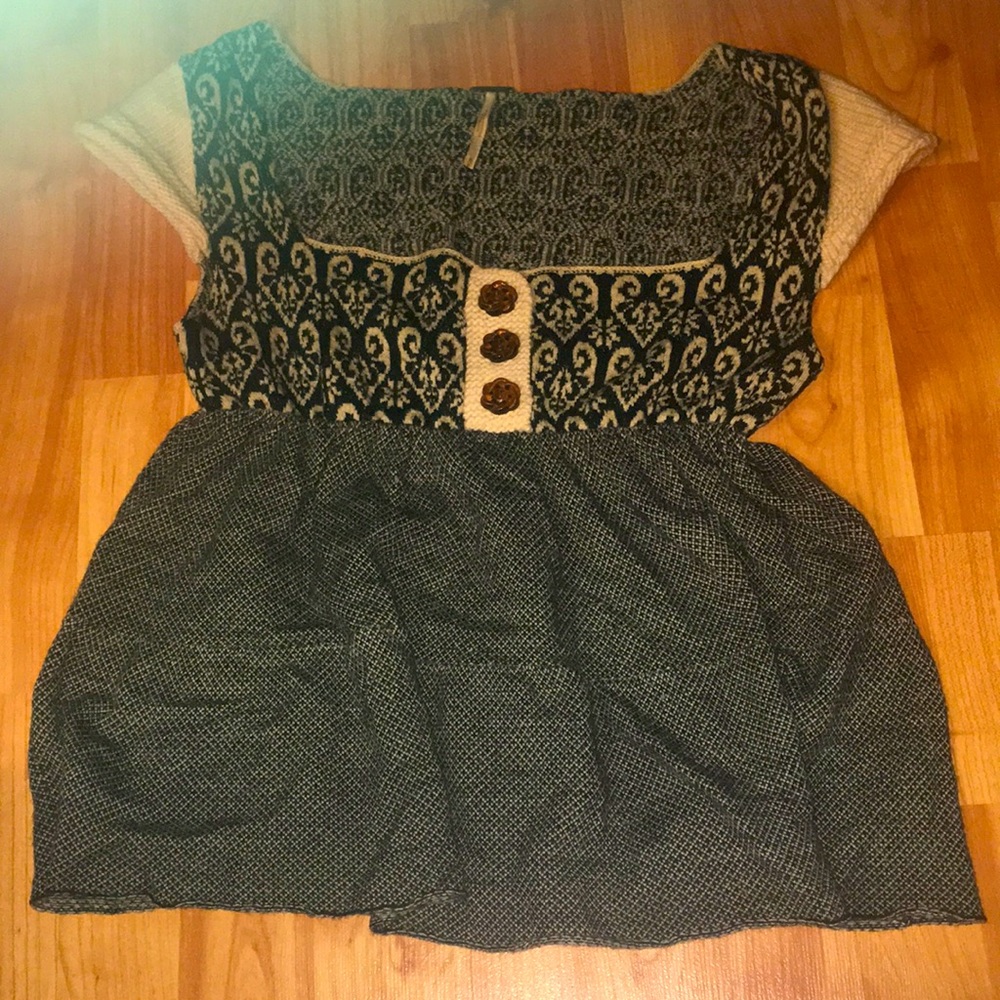 Free people sweater size medium